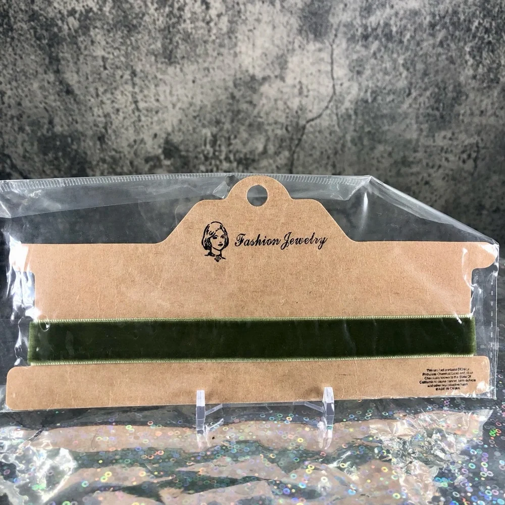 Chic Green Velvet Choker NWT - Picture 10 of 10